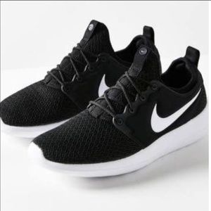 NIB Women’s Nike Roshe Two Shoes, Size 5.5